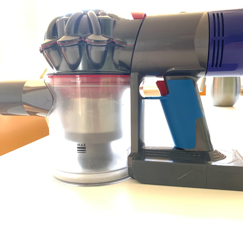 Sửa tay cầm máy hút bụi Dyson V8 bị gãy (phần dưới cò cò)