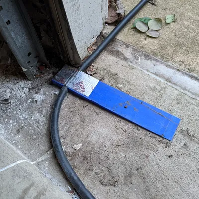 Bộ Bảo Vệ Cáp Sạc EV Cho Cửa Ga Ra