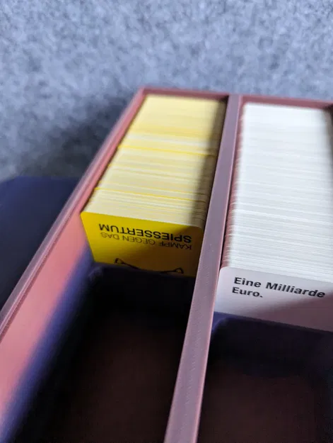 Hộp đựng thẻ Kampf gegen das Spießertum (Cards Against Humanity) - Bản Đức, 60x90mm - Image 3