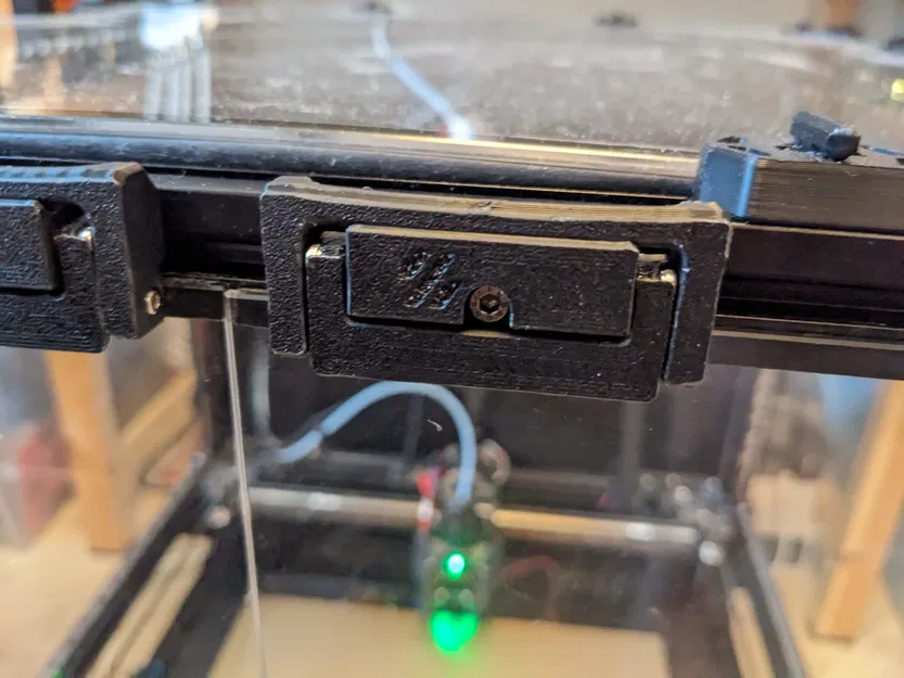 Chốt Gài Góc Cửa Tủ Voron Bản Rộng Dùng Ốc M2 - Image 1