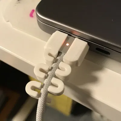 Chống gãy gập cho dây sạc MagSafe 3