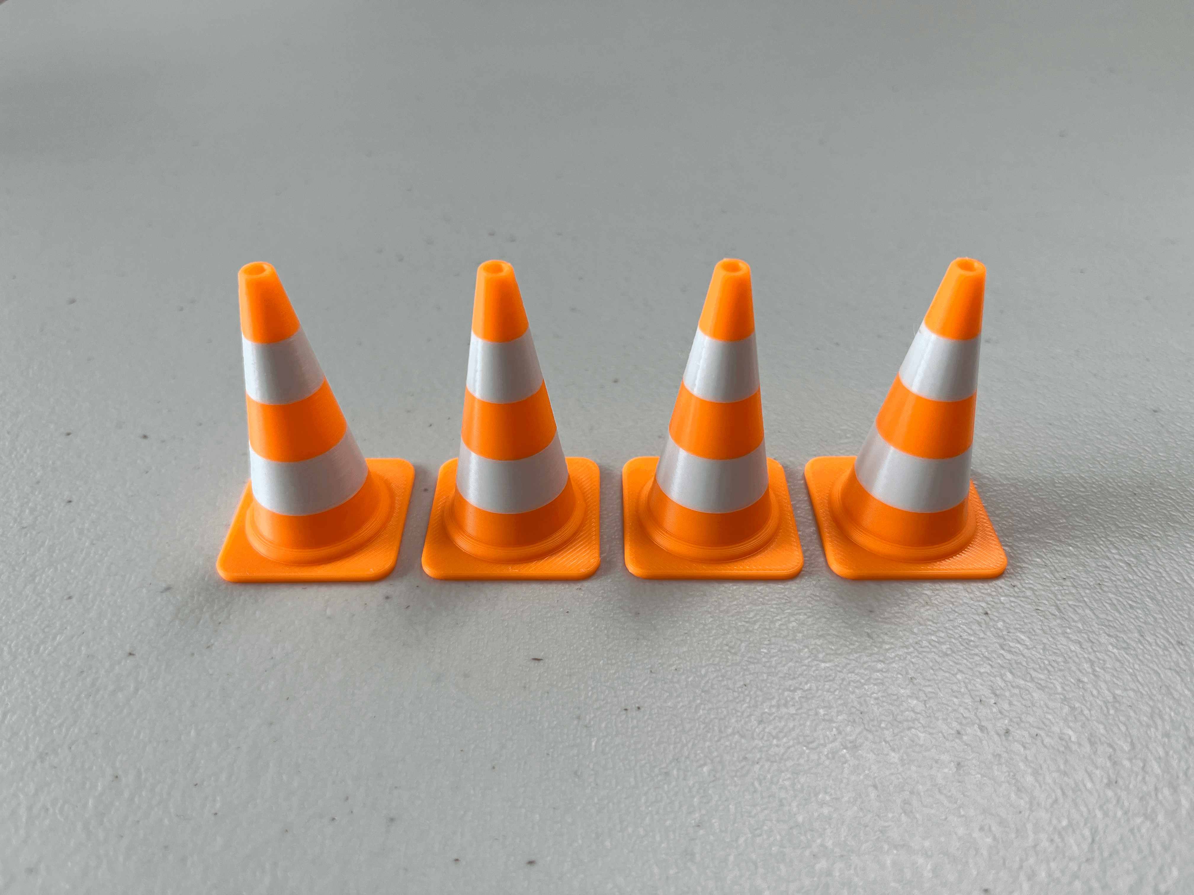 Cone (VLC) Đa Sắc Màu - Image 1