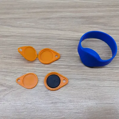 Vỏ Chìa Khóa Keychain Cho Chip RFID Từ Vòng Đeo Tay