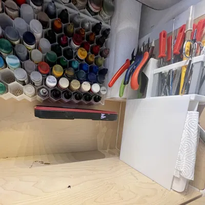 Giá treo tường "kệ nổi" cho khay ướt Army Painter