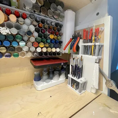 Giá treo tường "kệ nổi" cho khay ướt Army Painter