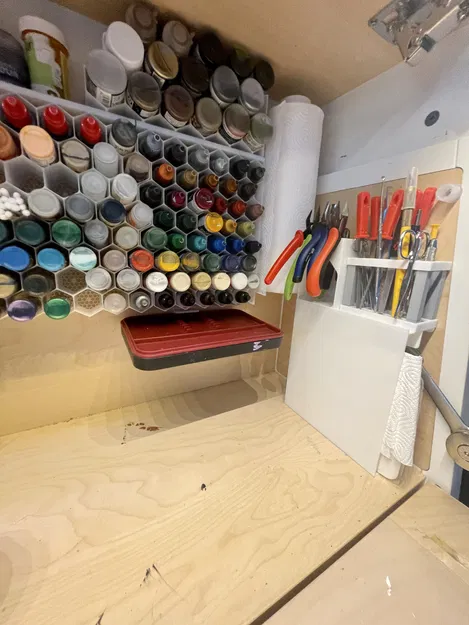 Giá treo tường "kệ nổi" cho khay ướt Army Painter - Image 3