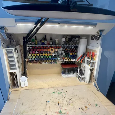 Giá treo tường "kệ nổi" cho khay ướt Army Painter