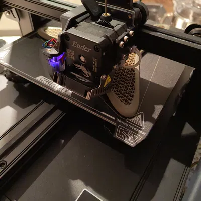 Giá đỡ Camera trên Tripod 3 chân