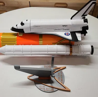 Giá đỡ Mô hình Tàu con thoi Endeavour có Gói tên lửa đẩy