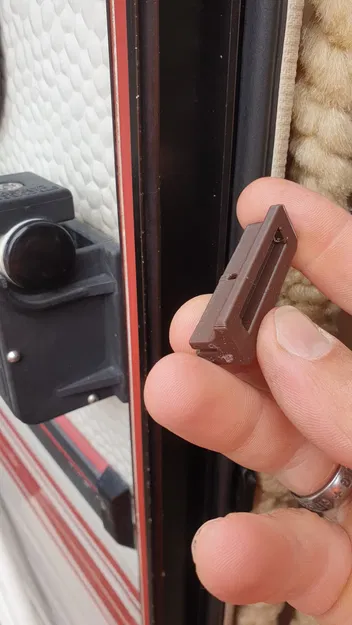 Chốt Cửa Xe RV/Caravan Đời Cũ - Image 1