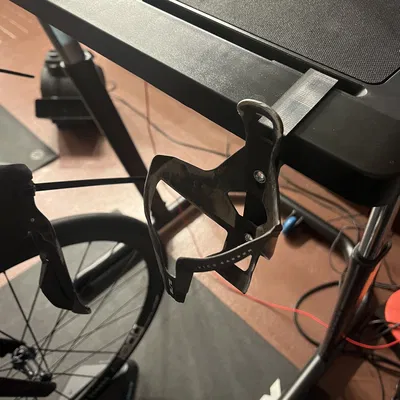 Bộ Gắn Chai Nước Cho Bàn Đạp Xe Đạp Trong Nhà Wahoo KICKR
