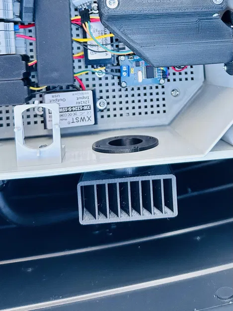 Lỗ thông hơi / Cửa thoát khí - Image 1