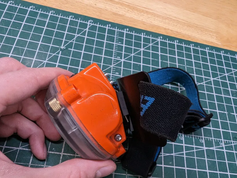 Pát Kẹp Dây Nón Cho Đèn Thợ Mỏ - Image 8