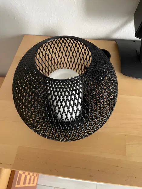 Đèn cầu làm từ lưới. - Image 2