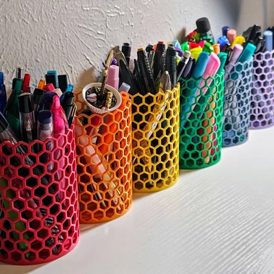 Hộp đựng bút chì, bút mực, bút dạ hình tổ ong