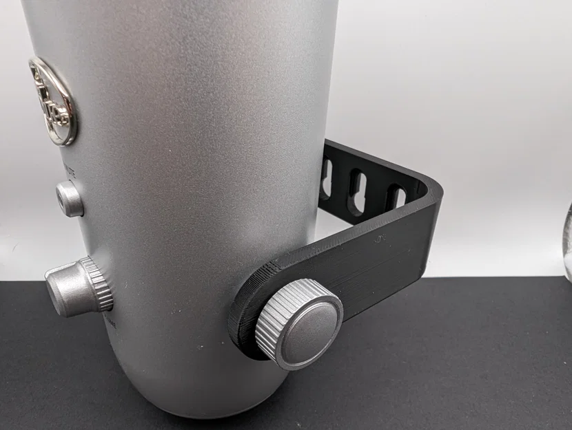 Giá Treo Tường Cho Micro Blue Yeti - Image 1