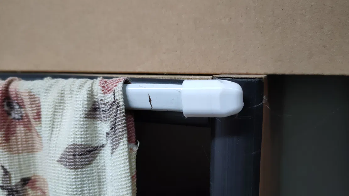 Đầu Bịt Thanh Treo Rèm Cửa - Image 1