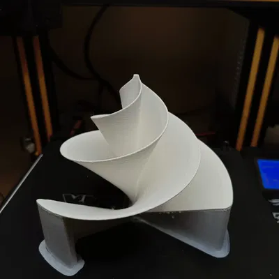 Cánh Quạt Lilly Tỷ Lệ Vàng Ba Cánh