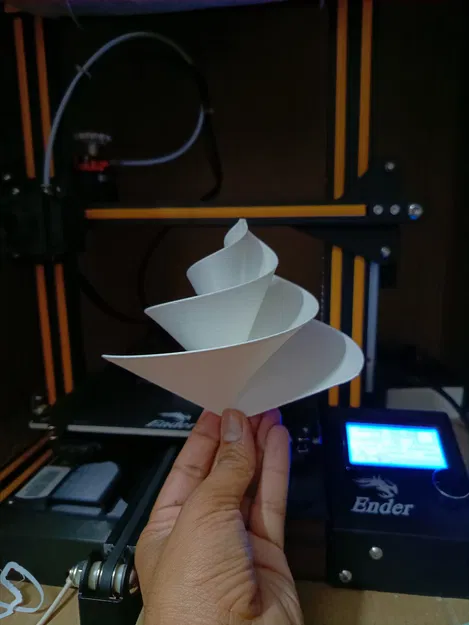 Cánh Quạt Lilly Tỷ Lệ Vàng Ba Cánh - Image 3