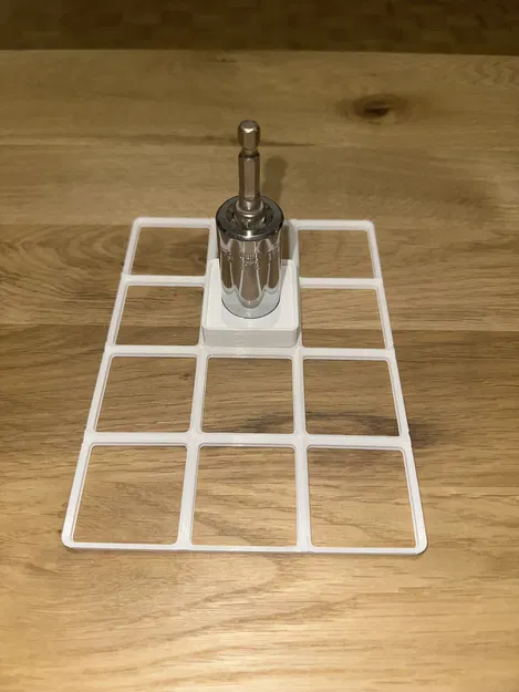 Kệ giữ bộ chuyển đổi ổ cắm đa năng Gridfinity - Image 1