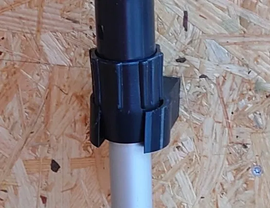 Giá Treo Tường Cho Máy Đốt Cỏ - Image 1