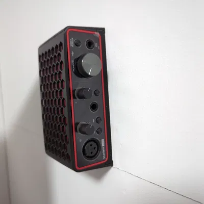 Giá đỡ Focusrite Solo Gen 3 (Gắn Tường/Dưới Bàn) Có 3 Kiểu Vỏ