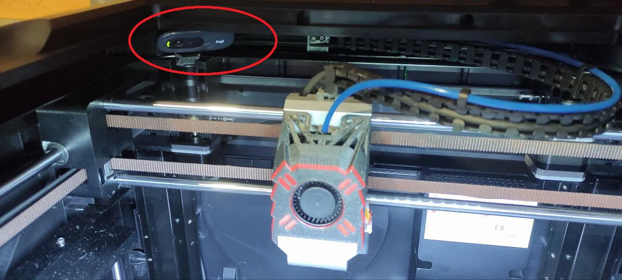 Kẹp Camera Logitech C270 cho Qidi X Max 3 - Image 1