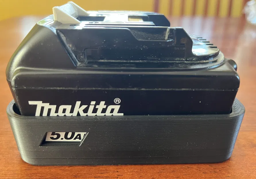 Vỏ pin Makita 18V kèm nam châm giữ pin/dụng cụ trên bề mặt kim loại - Image 3