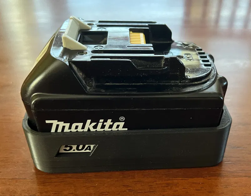 Vỏ pin Makita 18V kèm nam châm giữ pin/dụng cụ trên bề mặt kim loại - Image 4