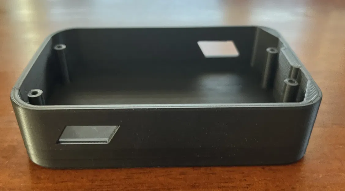 Vỏ pin Makita 18V kèm nam châm giữ pin/dụng cụ trên bề mặt kim loại - Image 5