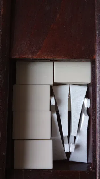 Chân đỡ bàn Rummy độc đáo - Image 2