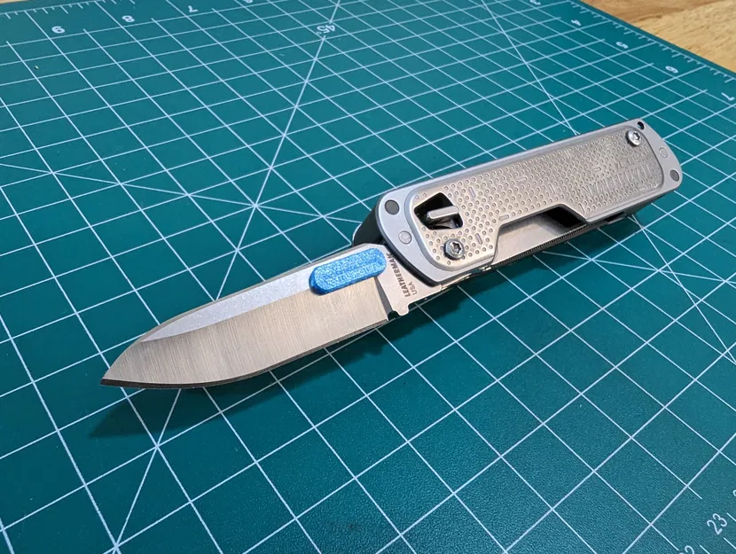 Lẫy Mở Leatherman Free T4 Thumbstud - Image 1