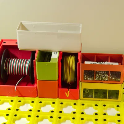 Giá đỡ cuộn dây Gridfinity có thể xếp chồng