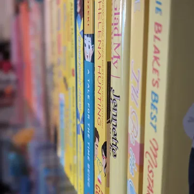 Dụng Cụ Căn Chỉnh Sách Cho Kệ