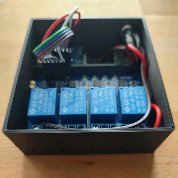 Hộp đựng cho ESP 8266 D1 Mini và relay 4 kênh - Image 1