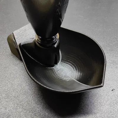 Máng uống nước cho gà và gà con gắn tường bằng chai PET