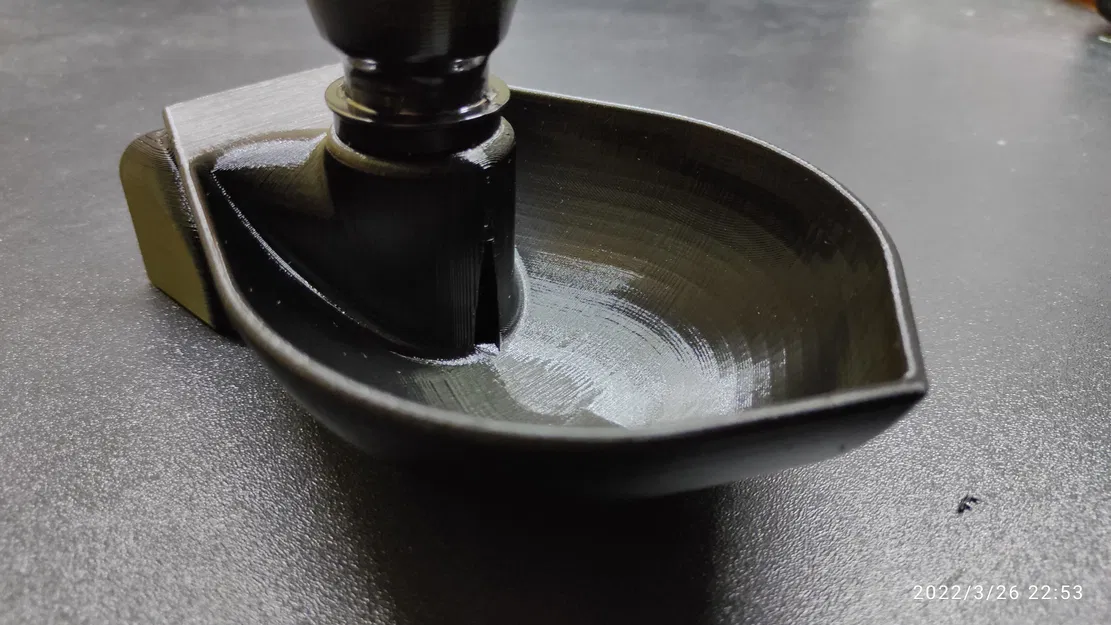 Máng uống nước cho gà và gà con gắn tường bằng chai PET - Image 4