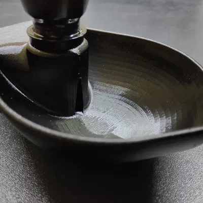 Máng uống nước cho gà và gà con gắn tường bằng chai PET