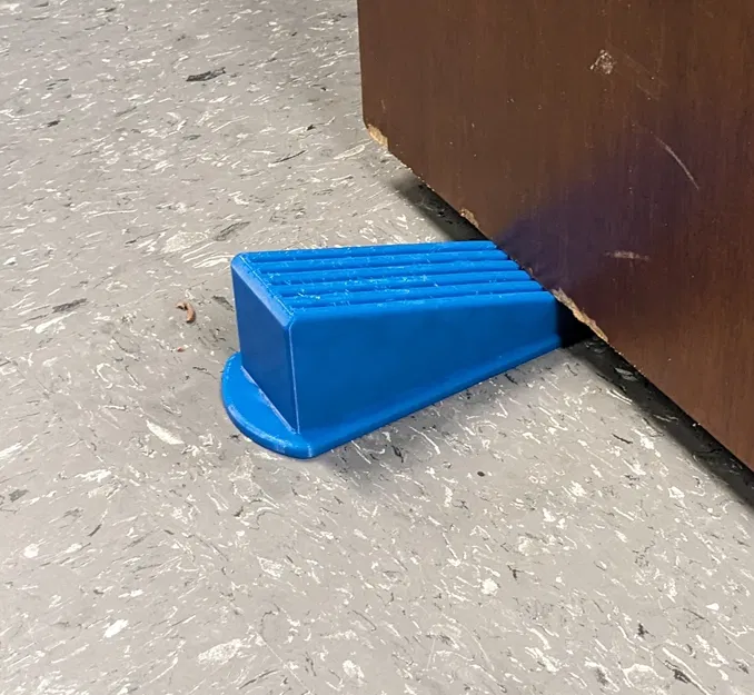 Chặn Cửa - Cỡ Lớn và Cỡ Nhỏ - Image 1