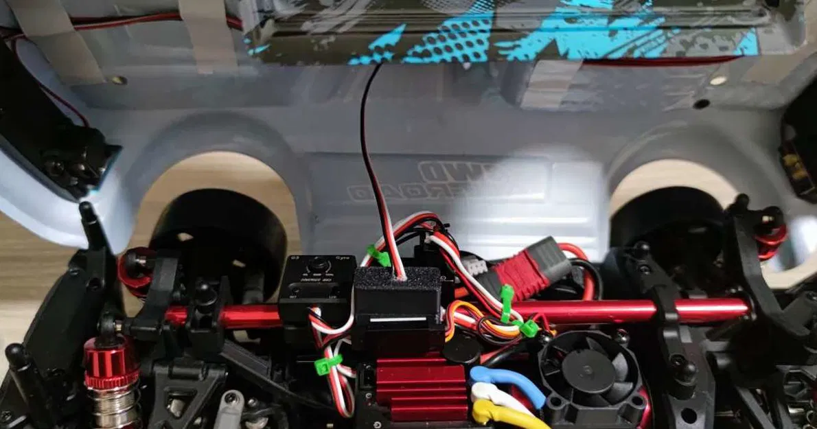 Vỏ Đầu Nối Nam Châm Đèn Xe RC - Image 1