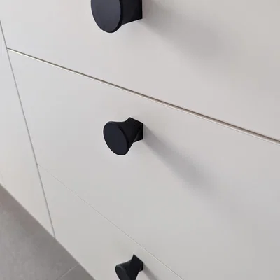 Nút Vặn Tủ Xoắn - M4 Có Lỗ Chờ Cho Ê-cu