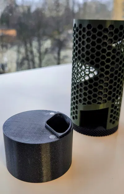 Phụ kiện phễu cho tháp đổ xúc xắc có nam châm - Image 1