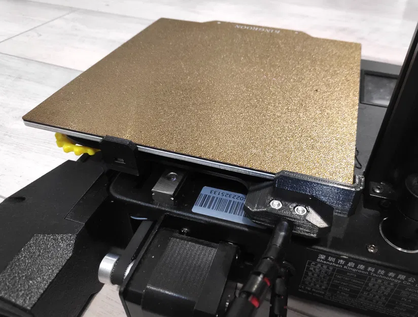 Chắn cáp bàn nhiệt KP3s 3.0 có tích hợp dẫn hướng tấm PEI - Image 1