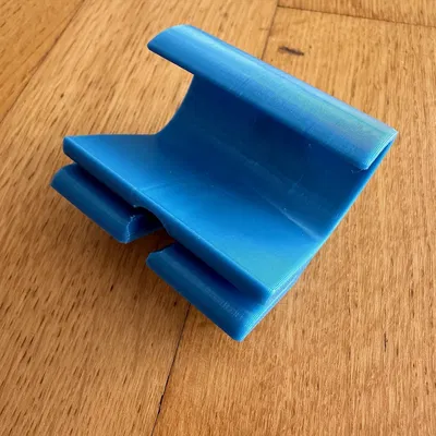 Kẹp cố định túi đựng nước tiểu có giá đỡ