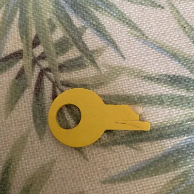 Chìa khóa cho nhà đồ chơi bằng gỗ