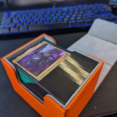 Hộp Đựng Bài Commander Ngang