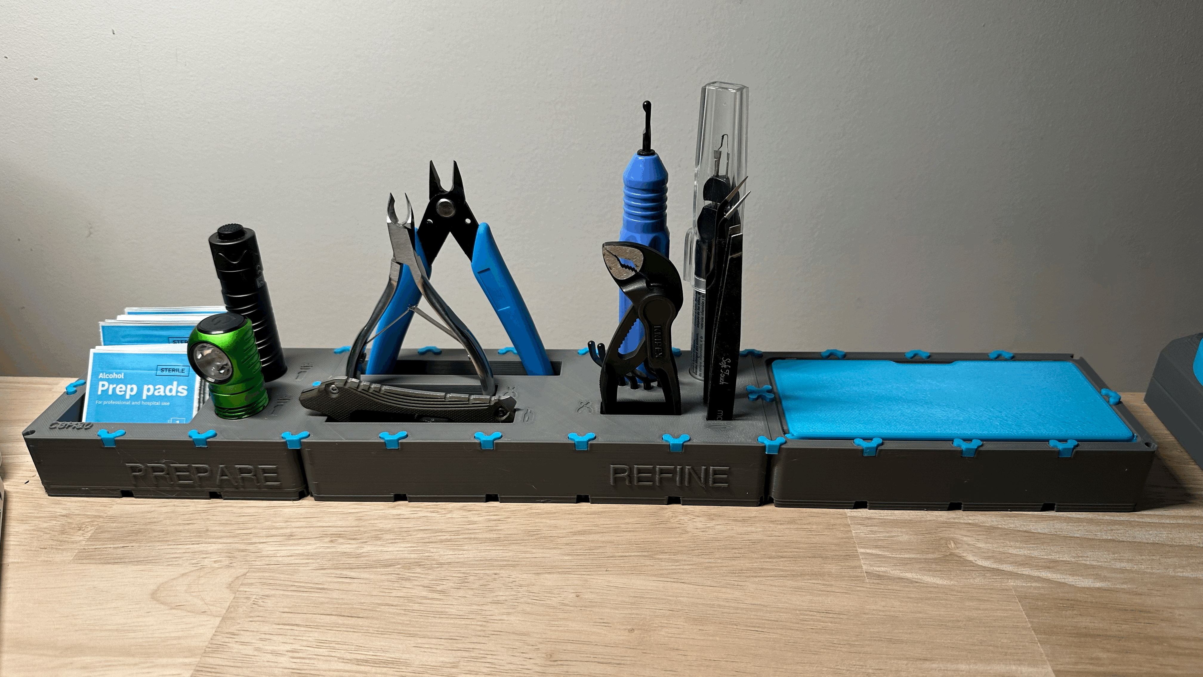 Module MMSS 2x3 - Khay Đựng Cồn & Đèn Pin