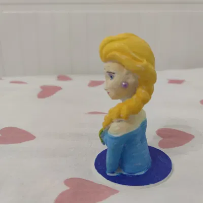 Tượng Bán Thân Elsa - Frozen. Không có chữ khớp đế Anna.