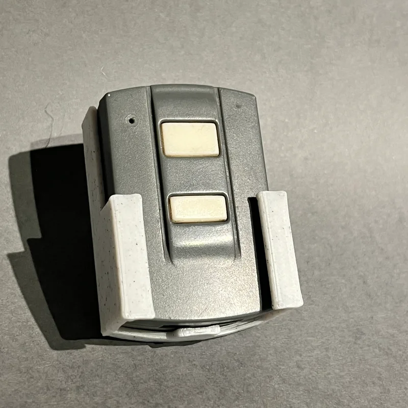 Giá treo remote cửa cuốn HardHead