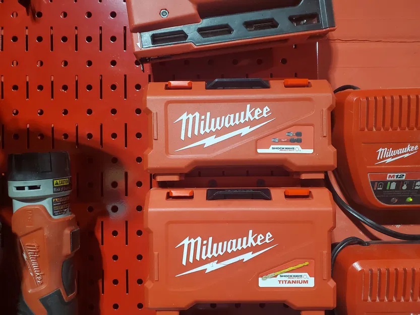 Kệ Gắn Hộp Milwaukee Shockwave Lên Pegboard Wall Control - Image 3